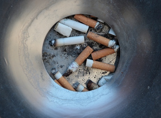 WHO/ Co roku ponad 8 mln ludzi umiera z powodu palenia tytoniu