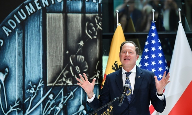Ambasador USA Mark Brzezinski "Człowiekiem roku" Forum Ekonomicznego w Karpaczu