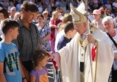 Abp Jędraszewski: Obrona małżeństwa i rodziny to nasze zadania we współczesnym świecie