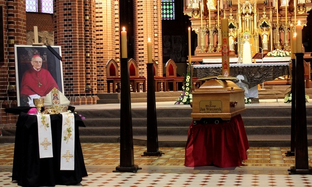 Pożegnanie pierwszego biskupa gliwickiego 