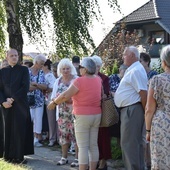 Koronka do Bożego Miłosierdzia na skrzyżowaniu naszych ulic