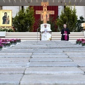 Watykan: Uczestnicy Synodu Biskupów rozpoczynają rekolekcje