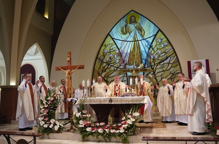 Wrocław-Biskupin. Dziękczynienie za 20-lecie parafii pw. św. Faustyny