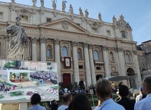 Modlitewne spotkanie młodych w Rzymie.