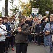 Po Mszy św. wierni przeszli procesyjnie do sankturium.