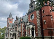 Pałac w Pławniowicach - historia i odbudowa