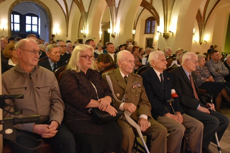 To oni na co dzień pielęgnują pamięć