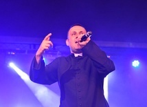 Raper w sutannie dał koncert w Zbąszynku