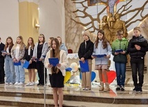 Młodzi artyści przygotowali program o nauczaniu św. Jana Pawła II.