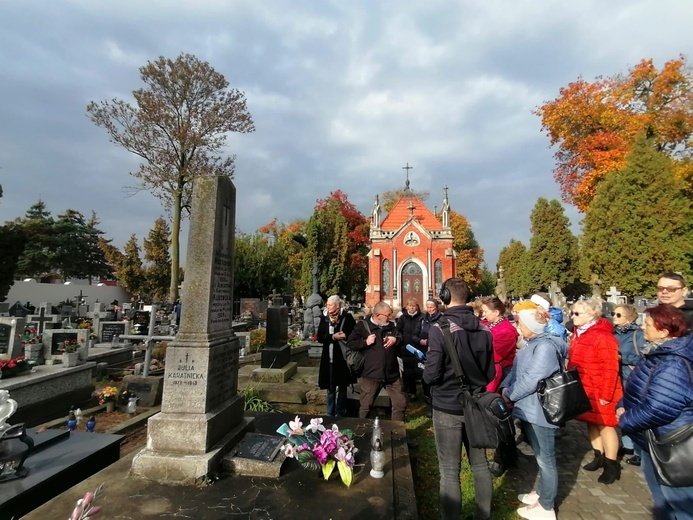 Spacer przyciągnął wielu mieszkańców miasta.