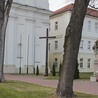 Kościół szkolny w Pułtusku i przylegający do niego gmach dawnego kolegium, obecnie liceum ogólnokształcącego.