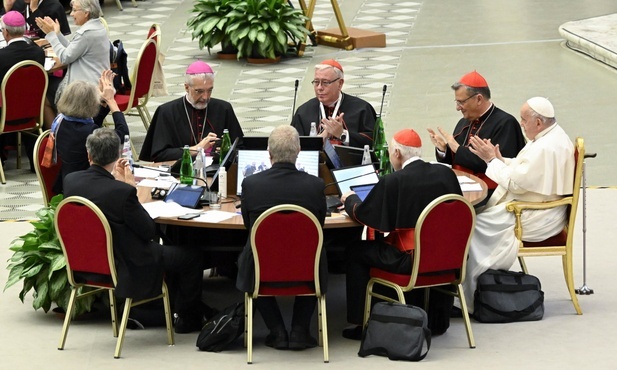 Watykan. Dokument końcowy podsumowujący pierwszą sesję Synodu