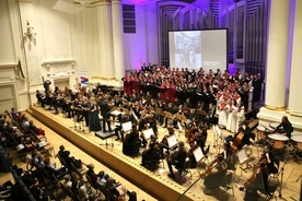 W Filharmonii Krakowskiej odbył się koncert charytatywny "Święty - przekażcie to dalej"