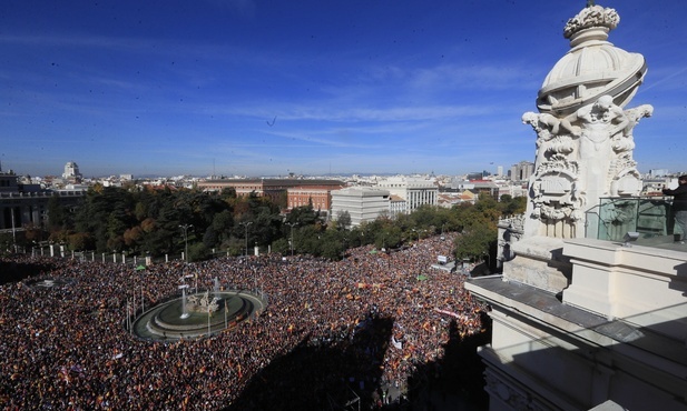 Paraliż Madrytu wskutek masowego protestu przeciwko rządowi Sancheza i amnestii dla katalońskich separatystów