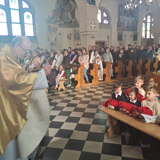 Niedziela w parafii NMP Królowej Polski w Miętustwie