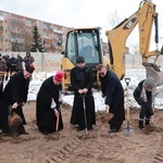 Wprowadzenie relikwii bł. rodziny Ulmów i poświęcenie ziemi pod budowę kościoła w Rawie Mazowieckiej