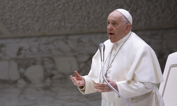 Papież do Kurii: słuchajmy, rozeznawajmy, miejmy odwagę podążania naprzód