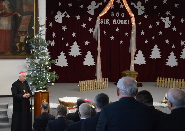 W WSD w Łwiczu odbyło się spotkanie opłatkowe dla kapłanów i pracowników instytucji diecezjalnych. 