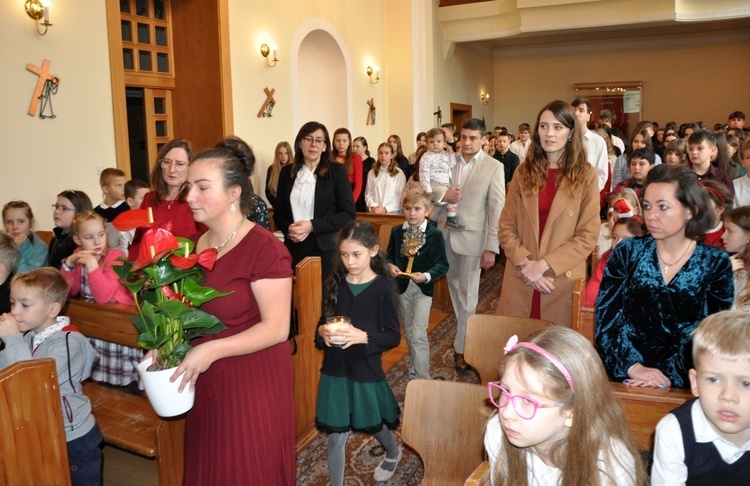 Wprowadzenie relikwii bł. Ulmów w diecezjalnej szkole w Nysie