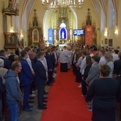 Pandemia znacząco wpłynęła na skalę uczestnictwa w niedzielnej Mszy św. oraz życie sakramentalne.