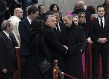 Pogrzeb Benedykta XVI: Dwie oficjalne delegacje państwowe, inni politycy – prywatnie