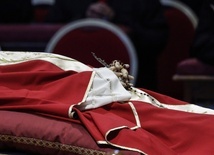 W 1802 roku papież przewodniczył pogrzebowi swego poprzednika zmarłego trzy lata wcześniej