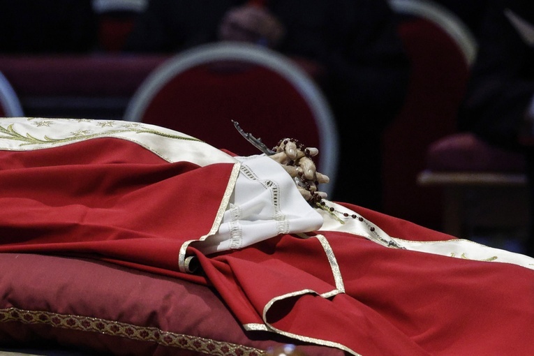 W 1802 roku papież przewodniczył pogrzebowi swego poprzednika zmarłego trzy lata wcześniej