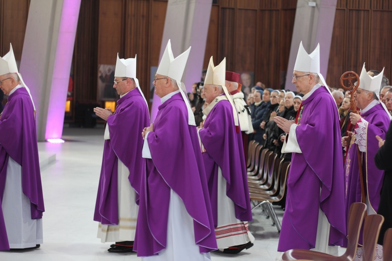 Msza św. żałobna za duszę papieża seniora Benedykta XVI