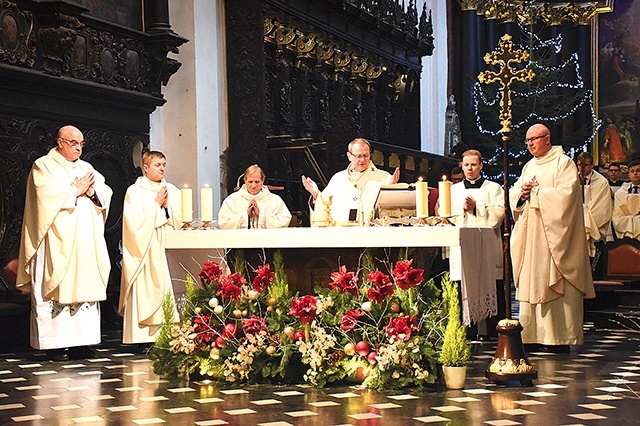 ▲	Liturgia sprawowana była w archikatedrze oliwskiej.