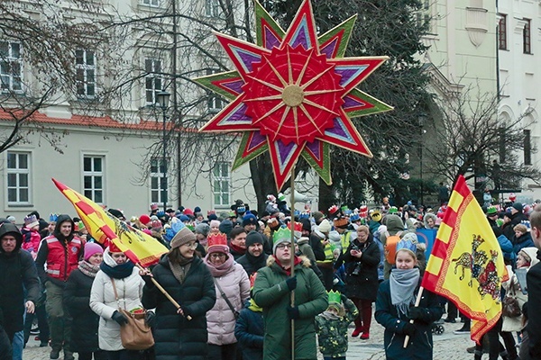 W Lublinie pochód wyruszył spod archikatedry na plac Zamkowy.