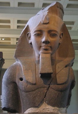 Egipt: Udaremniono próbę kradzieży 10-tonowego posągu faraona Ramzesa II