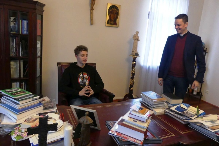 Liturgiczna Ekspedycja na ferie - ministranci i lektorzy zwiedzili kurię diecezjalną