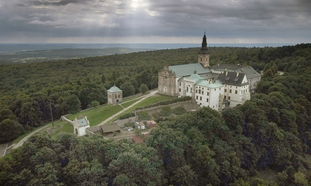 Klasztor na Świętym Krzyżu.
