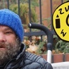 Mieszkał na placu w centrum Opola. Zmienia swoje życie