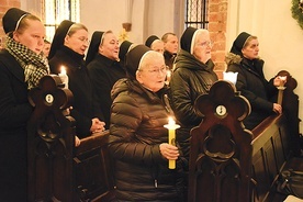 	Podczas liturgii odbył się obrzęd odnowienia ślubów zakonnych.