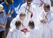 Szwajcarscy biskupi przypominają, że tylko księża mogą sprawować Eucharystię