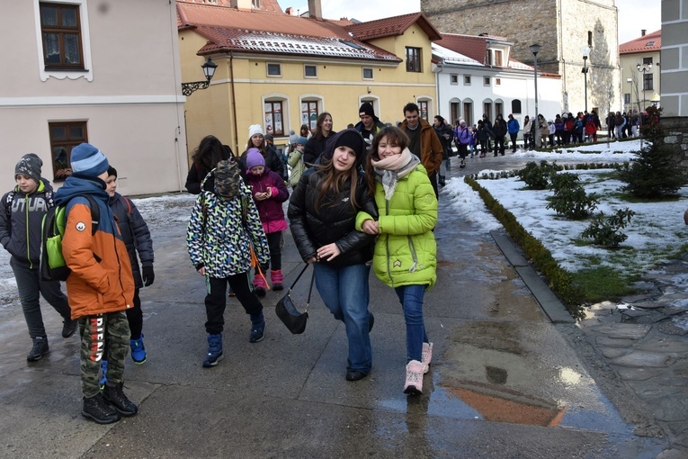 Pierwsze dni zimowiska z ks. Marcinem Zawadą