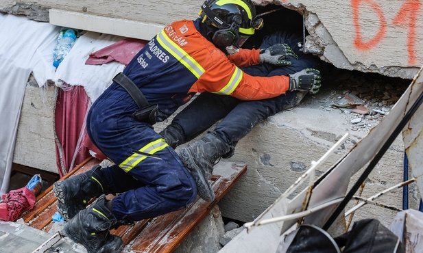 W mieście Antakya znaleziono dwóch mężczyzn, którzy przetrwali pod gruzami 261 godzin