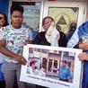 Nikaraguańczycy protestują przed konsulatem Nikaragui w Miami (USA) przeciwko represjom wobec Kościoła.
