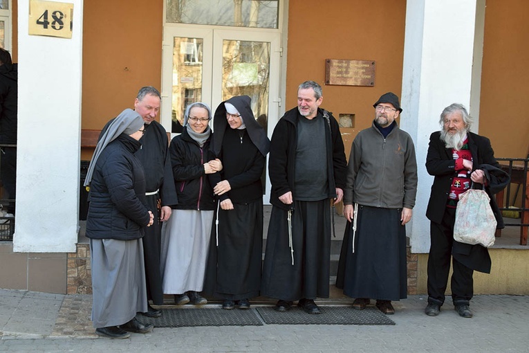 Rodzina albertyńska wspiera się w odpowiadaniu na kolejne wyzwania związane z wojną w Ukrainie.