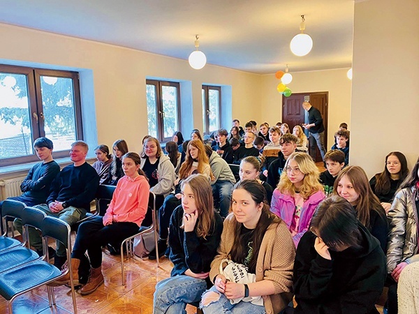 60 osób z parafii w Piaskach przygotowuje się do przyjęcia kolejnego sakramentu inicjacji chrześcijańskiej.