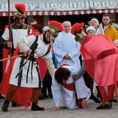 Ubiegłoroczny spektakl na ulicach Susza spotkało się z dużym zainteresowaniem. Organizatorzy mają nadzieję, że w tym roku będzie podobnie.