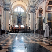 Wnętrze kościoła klasztornego kamedułów na Bielanach w Krakowie.