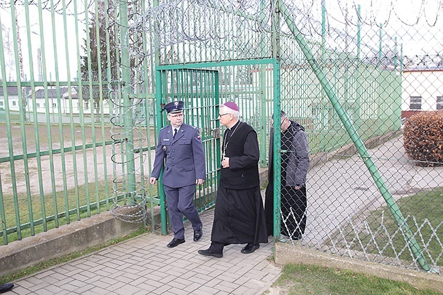 Wizyta biskupa legnickiego w ZK.