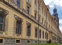 Najdłuższa w Europie barokowa fasada liczy prawie ćwierć kilometra.