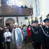 Bp Stanisław poświęcił wykonane prace w Siekierczynie i kościele w Kaninie (na zdjęciu).