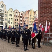 Elbląscy druhowie gotowi do pobłogosławienia nowego sztandaru.