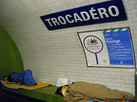 Media: Francuski rząd chce wysiedlić bezdomnych i imigrantów z Paryża przed igrzyskami olimpijskimi