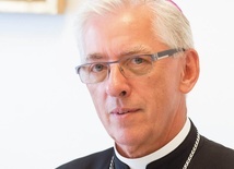Abp Wiktor Skworc został metropolitą katowickim pod koniec listopada 2011 roku. W maju br., w związku z ukończeniem 75. roku życia, złożył rezygnację z urzędu na ręce papieża Franciszka.