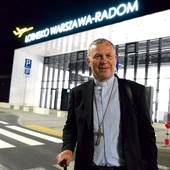 ◄	– Cieszy mnie to, że mogę się spotykać z Polonią,  – powiedział biskup  po powrocie do Radomia z Lourdes.